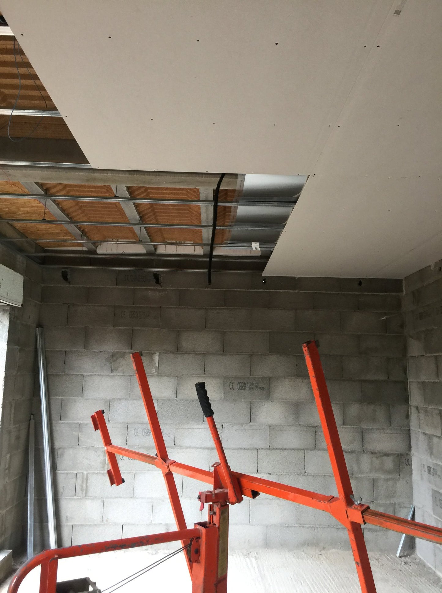 Chauffage par le plafond , membrane carbone 50cm - 130W/m2 (Copie) (Copie)