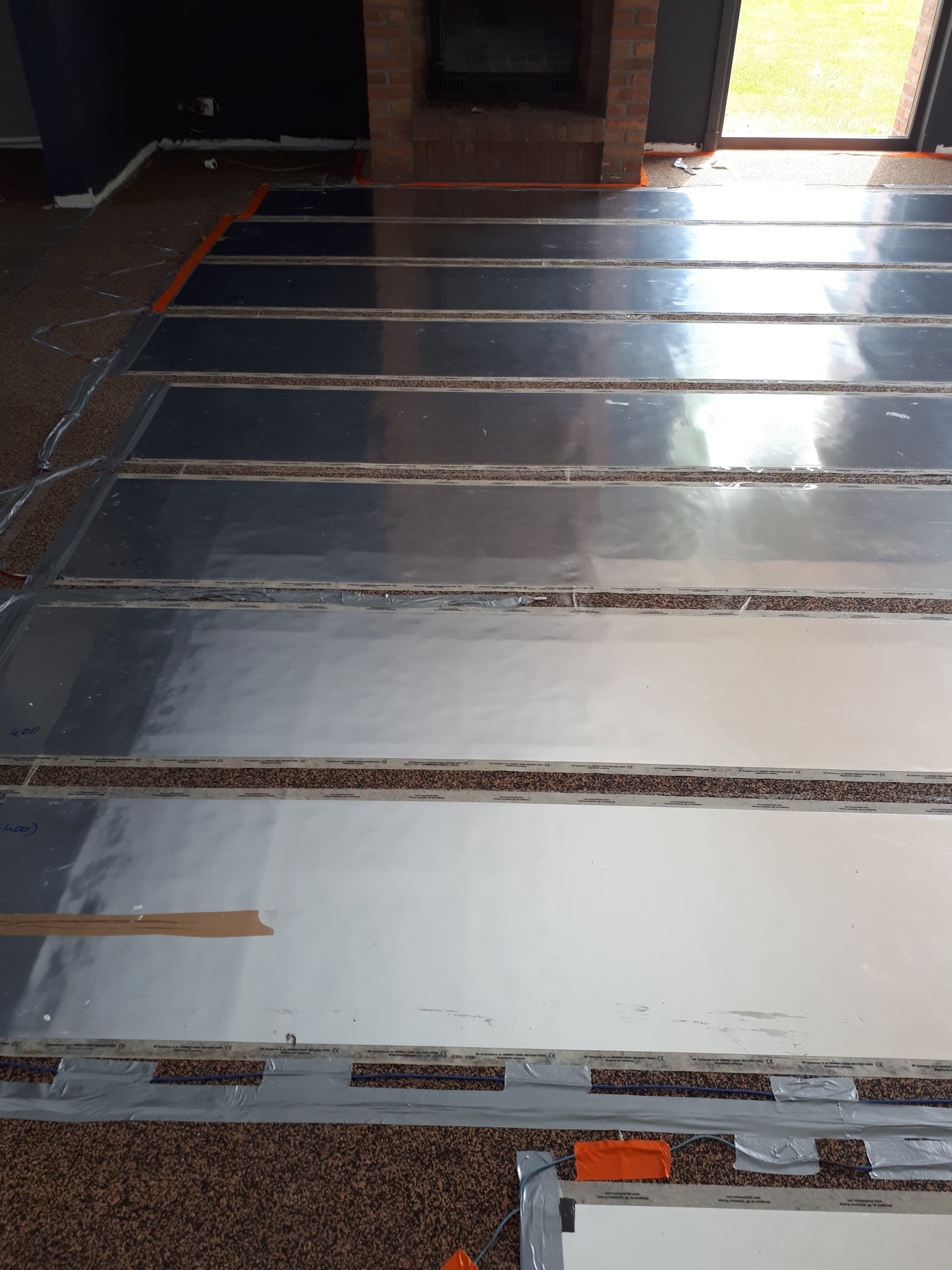Membrane carbone 50cm de large et 130W/m2 installation au sol sous revêtements flottants. (Copie) (Copie) (Copie)